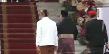 Aksi Prabowo Tolak Injak Karpet Merah Istana saat HUT ke-78 RI Dipuji Warganet