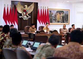 Rapat Kabinet Perdana, Presiden Prabowo Instruksikan Jajarannya Sinergi Program Kerja