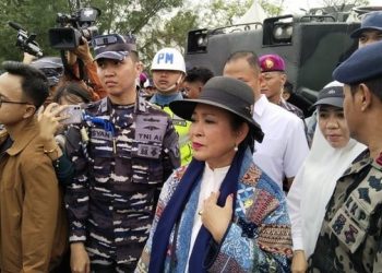 Titiek Soeharto Pantau Pembongkaran Pagar Laut di Tangerang